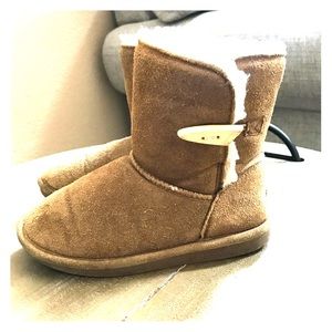 Bear paw boots